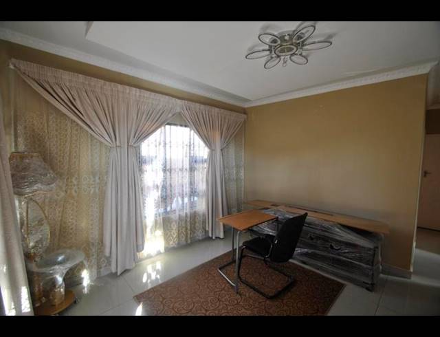 3 BEDROOM HOUSE FOR SALE IN DAWN PARK